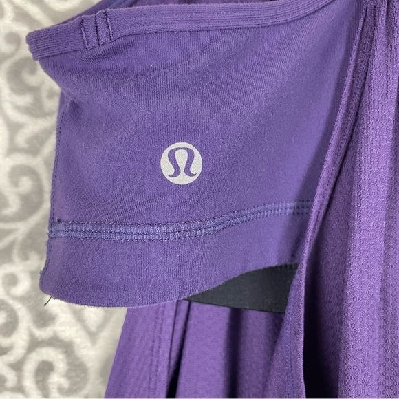lululemon no limits tank lightweight built in bra purple baggy women's sz 8 - Picture 5 of 7